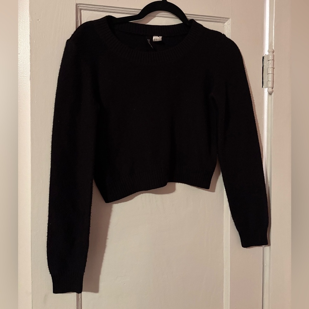H&M Divided Black Cropped Knit Sweater Size 2